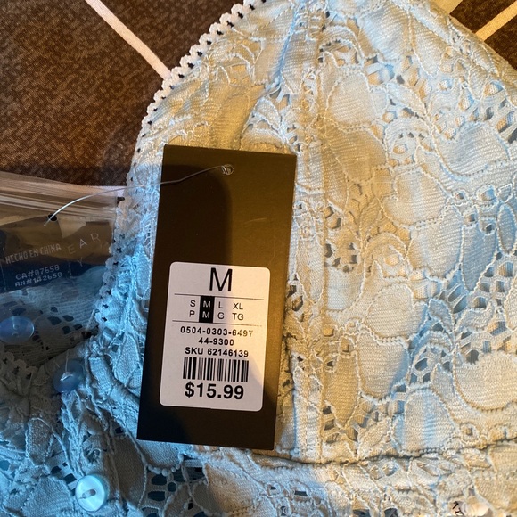 Laced crop top - Picture 2 of 2